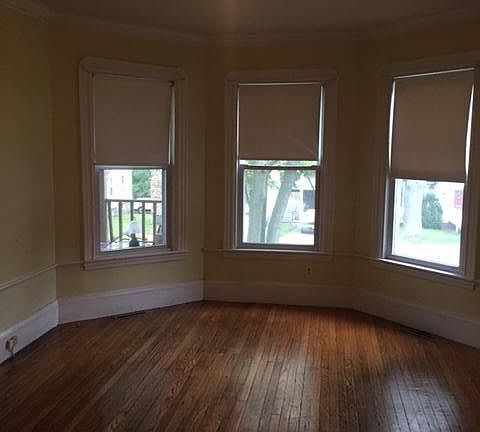 4th image of 162 Kendrick Ave #1