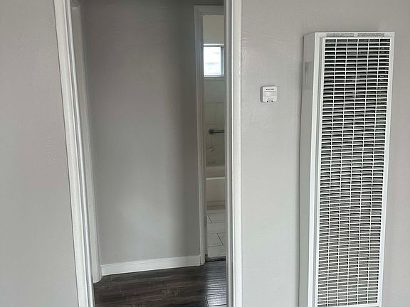 4th image of 11431 Berendo Ave #11433-1/2