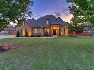 1017 Camellia Way, Mustang, OK 73064