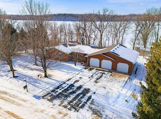 48937 N Shore Rd, Waterville, MN 56096
