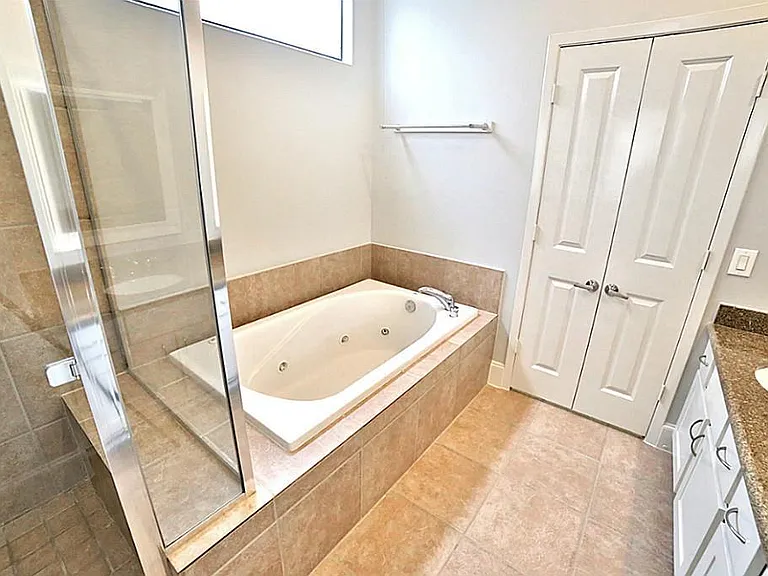 407 Jackson Hill St — Photo 17