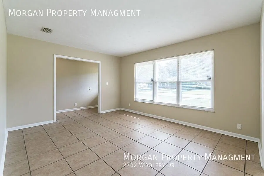Charming Brick Home with 1,500+ Sq Ft in Arlington Hills! — Photo 3