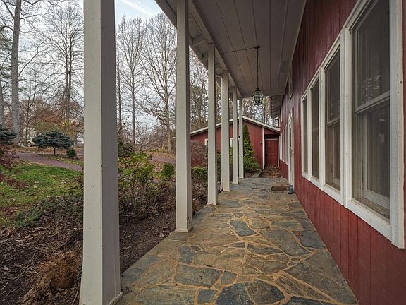 5th image of 216 Peninsula Dr