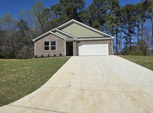 239 Swan Lake Rd, Stockbridge, GA 30281