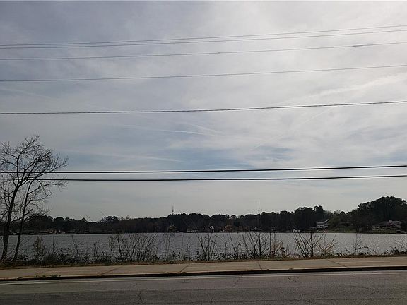 5th image of 108 Lumpkin Dr