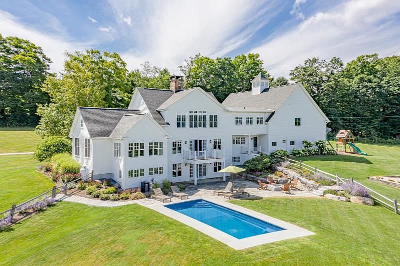 1st image of 1035 Holy Smoke Road