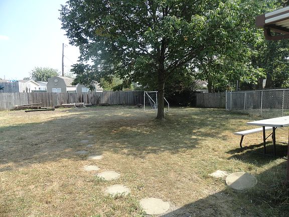 4th image of 1126 Edgebrook Dr