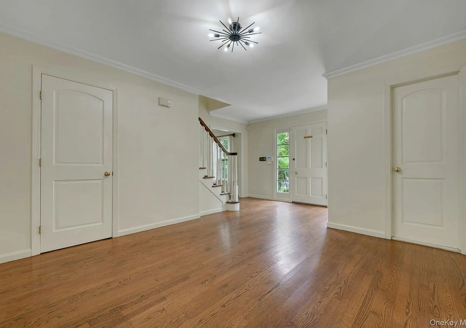 5 bed, 3.5 bath, 3342 sqft, $12,900 — Photo 4