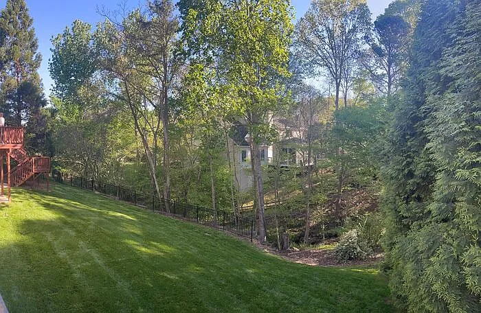 2307 Keara Way — Photo 30