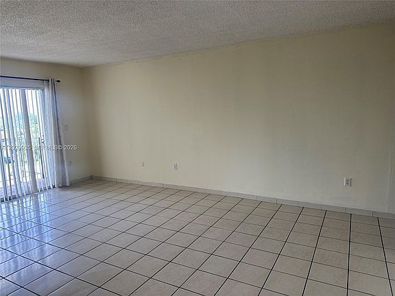 4th image of 1075 W 68th St APT 309