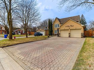 13 Eves Ct, Newmarket, ON