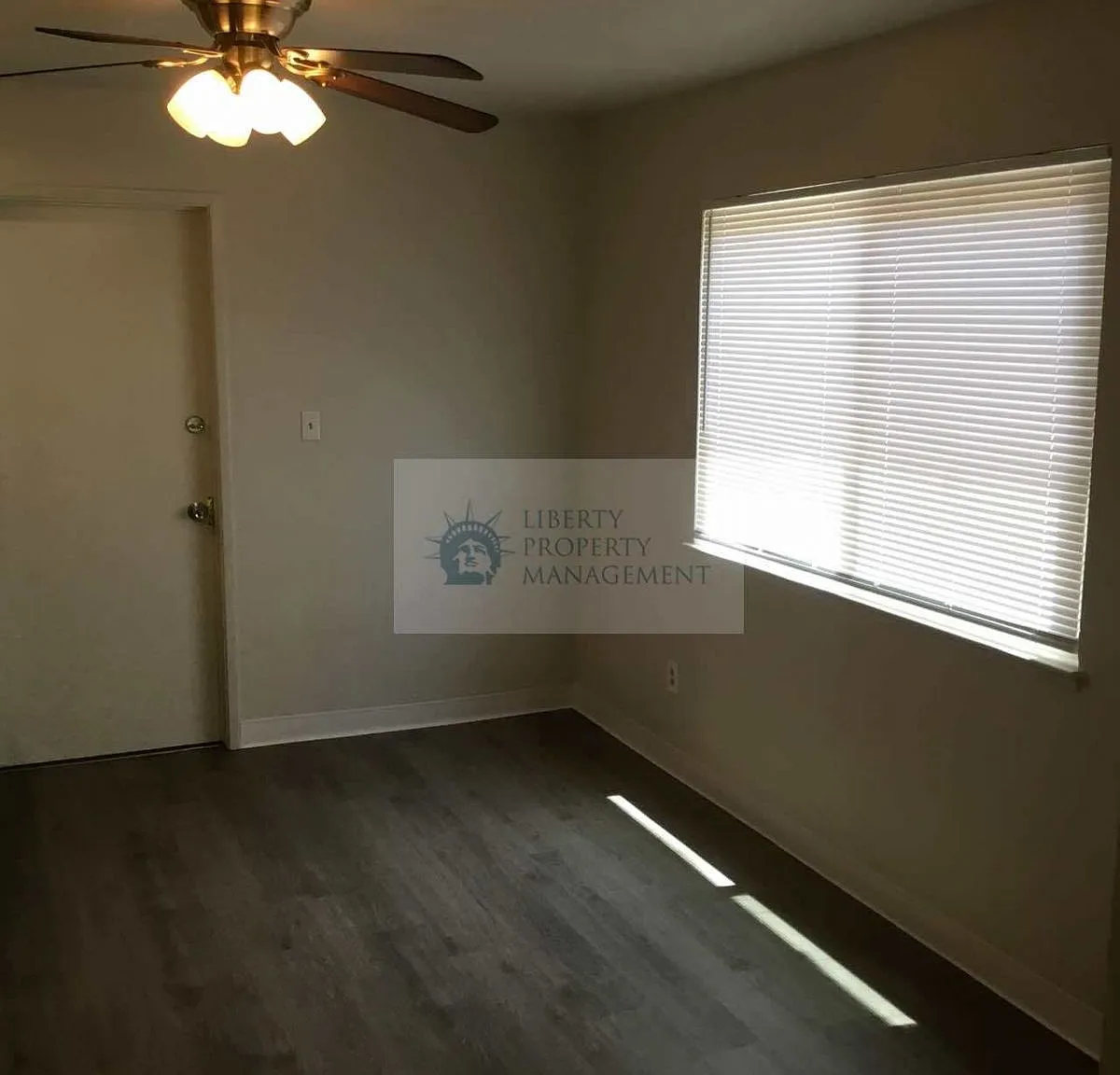 3 bed, 1222 sqft, $2,350 — Photo 2
