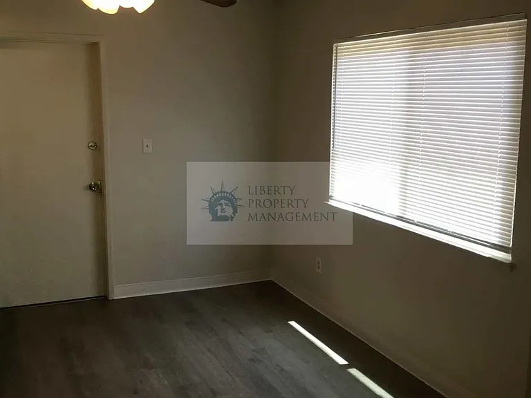 1209 Rimrock Way — Photo 2