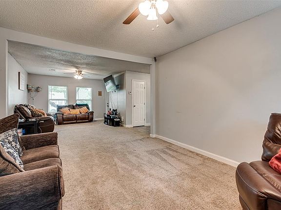 5th image of 1001 Clarice St