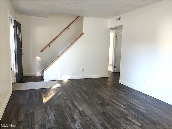 4th image of 23218 Gay St