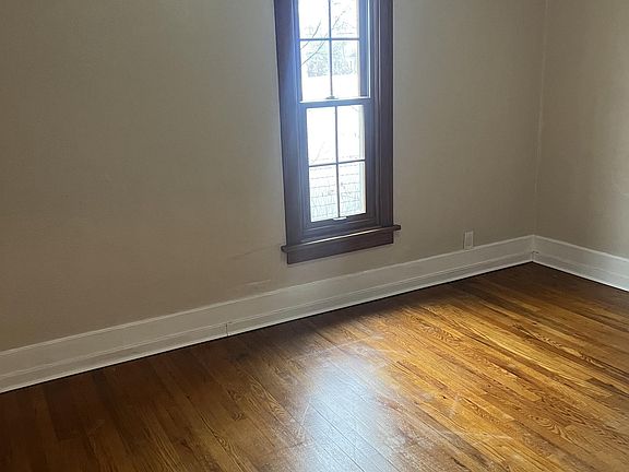 5th image of 3715 Warren Ave