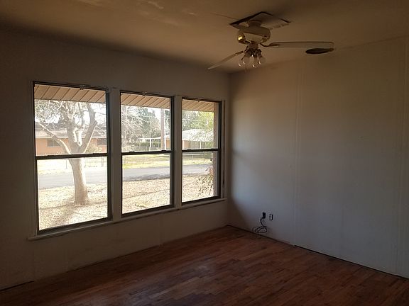 5th image of 113 N Hearon Dr