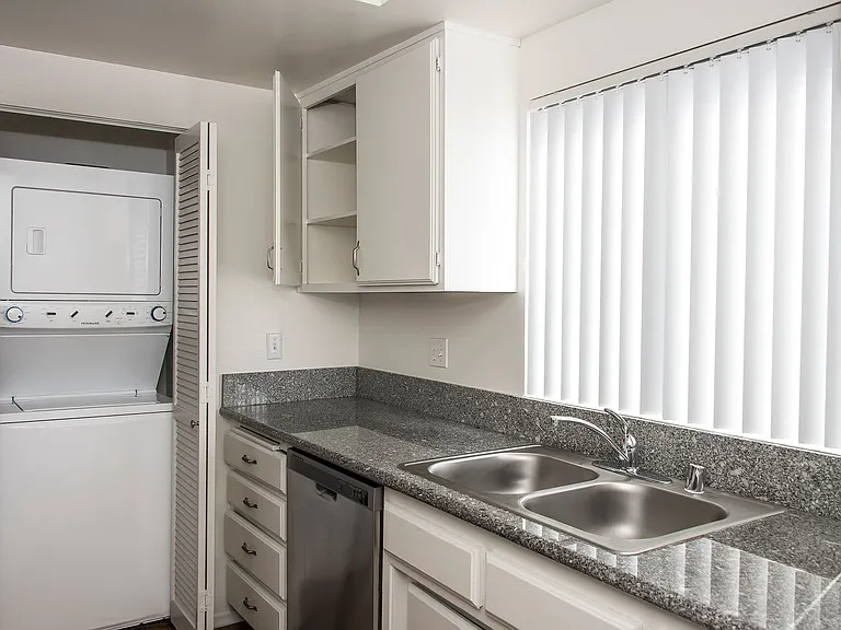 346 San Marcos St — Photo 12