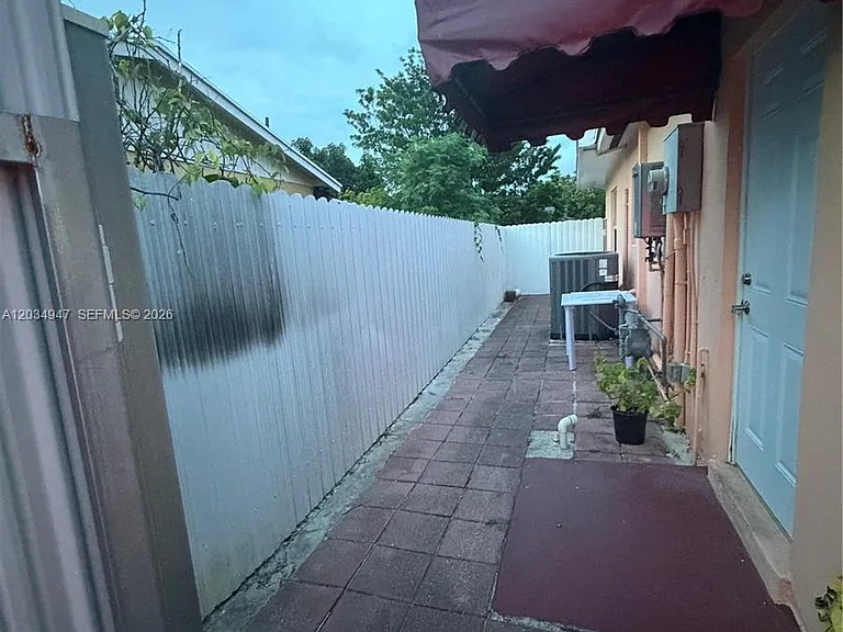 15431 SW 101st Ave — Photo 10