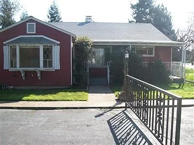 605 Eucalyptus Ave photo 1