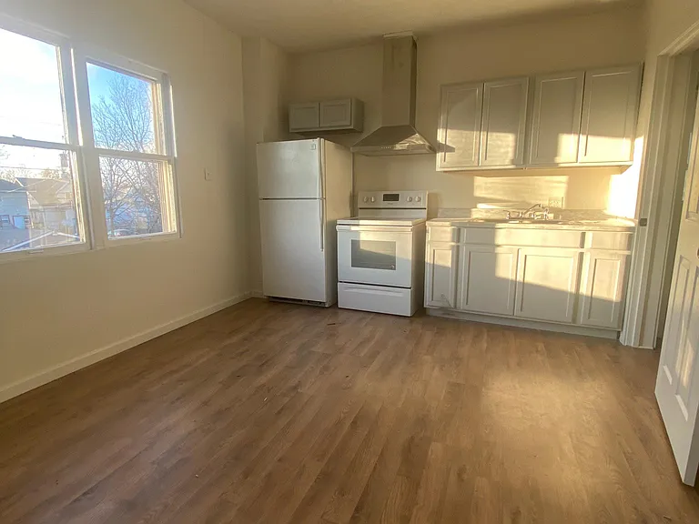 1134 N Dearborn St #B — Photo 14