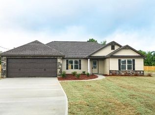 16 Snow Shoe Ct, Fort Mitchell, AL 36856