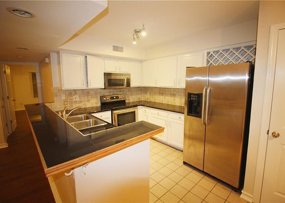 1st image of 2030 Feather Ln