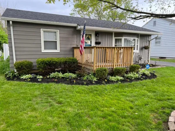 37 Spencer St, Delaware, OH 43015