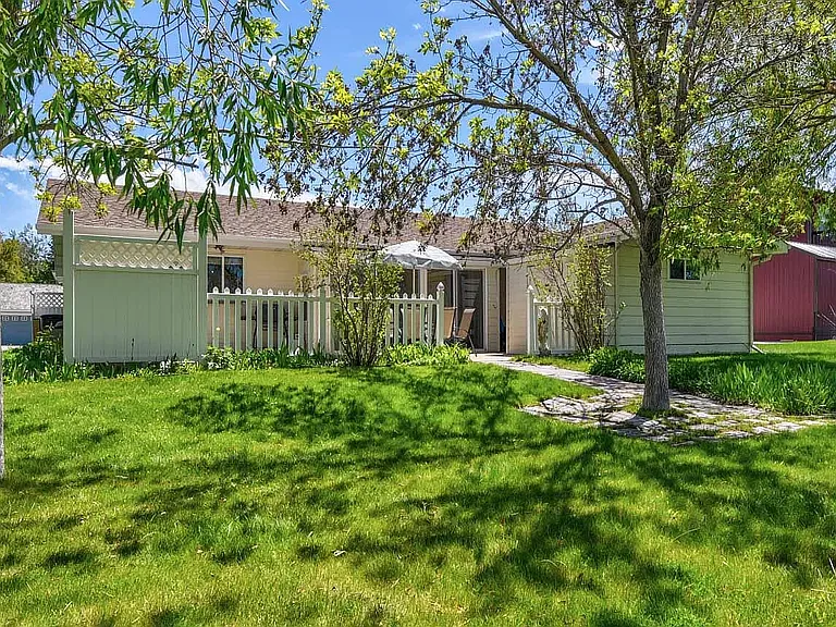 34 Cloverview Dr — Photo 16