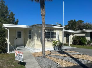 56 Joy Ln, Tavares, FL 32778