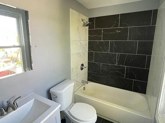 3rd image of 12 Cliff Hill Pl Floor 2