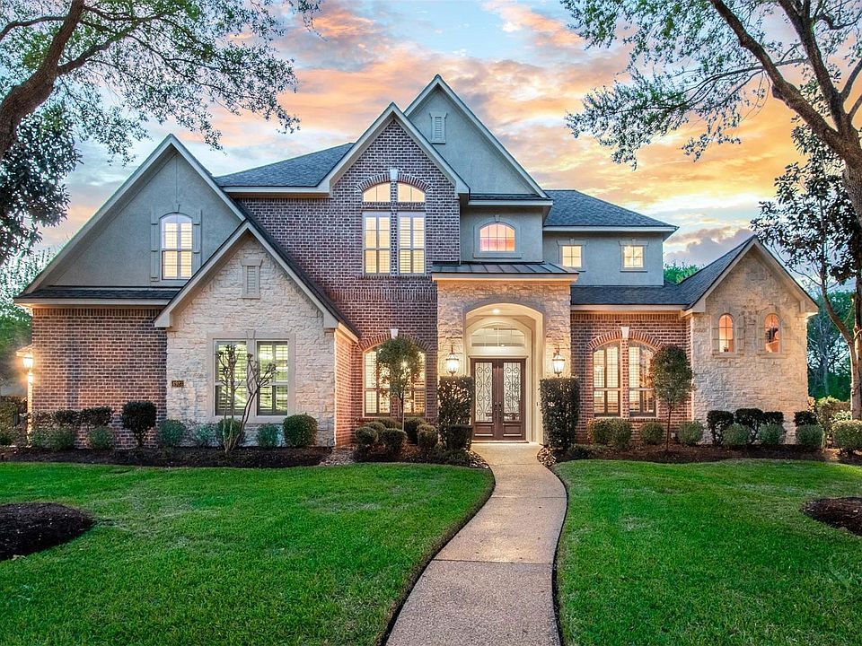1st image of 4923 Rose Canyon Ln