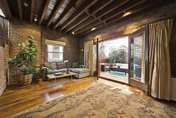 Sold by Nest Seekers International | media 8