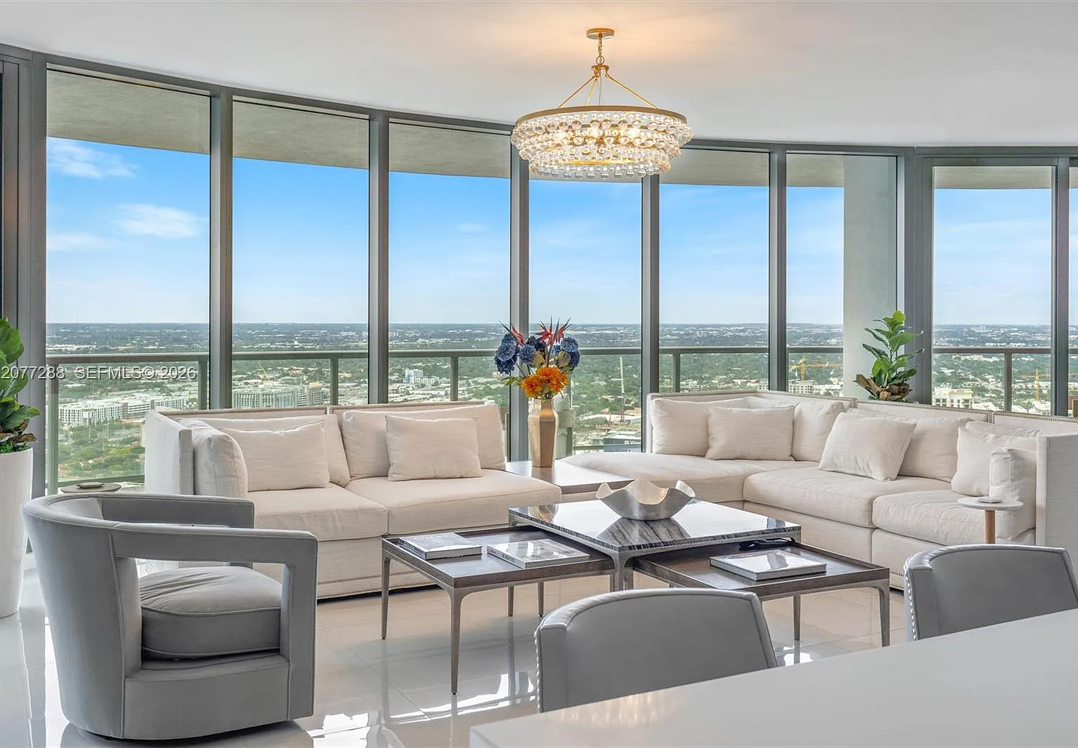 100 Las Olas Condo — Photo 1