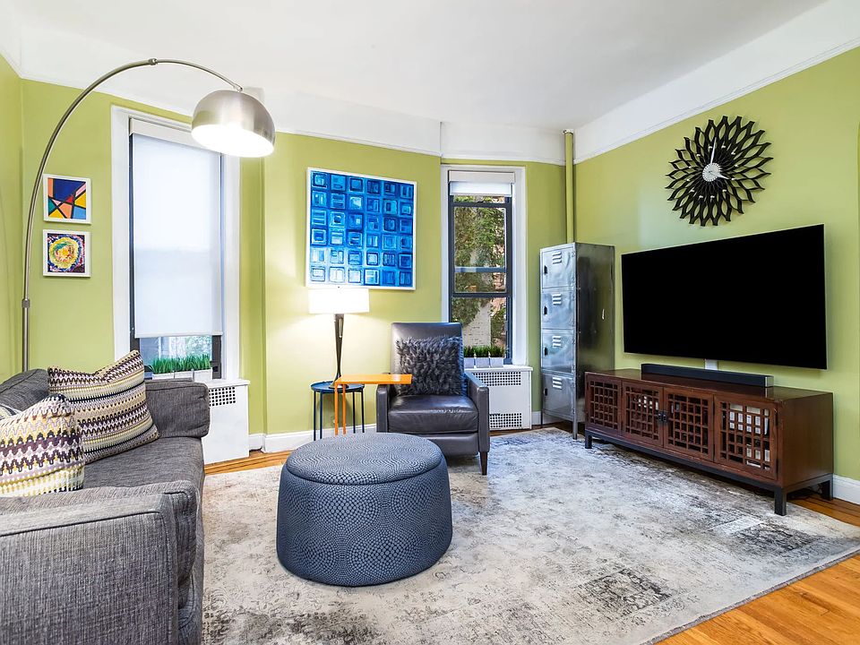 1st image of 250 W 22nd St APT 3B