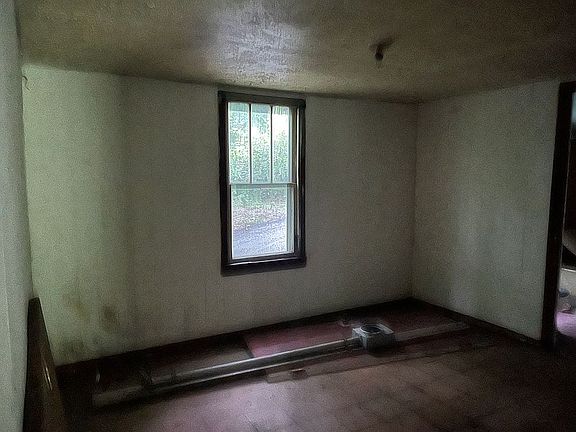 4th image of 30 Hill St