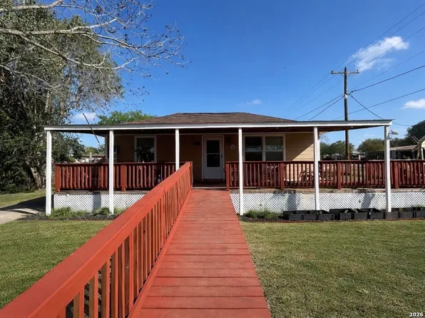 251 AVENUE J, Poteet, TX 78065