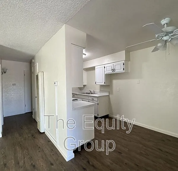 1426 W Elowin Ave — Photo 5