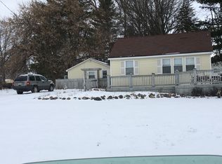 457 Peninsula Dr, Columbiaville, MI 48421
