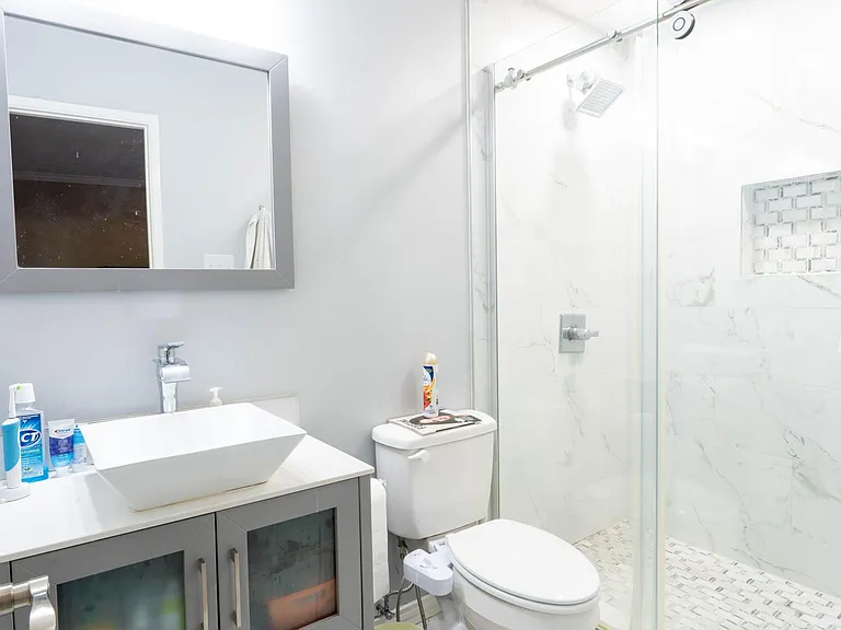8512 Londonderry Ln — Photo 9