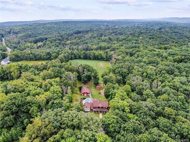 1st image of 41 Forest Dr