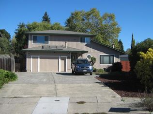 897 Rose Bud Ct, Santa Rosa, CA 95407