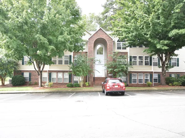 424 Mill Pond Dr, Winston Salem, NC 27106