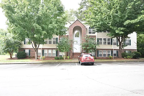 424 Mill Pond Dr Photo 1