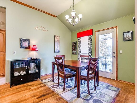 4th image of 10221 Aberdeen Dr