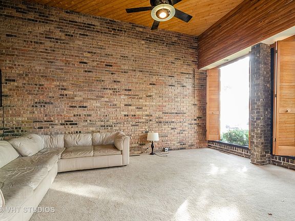 2nd image of 3052 W Hood Ave