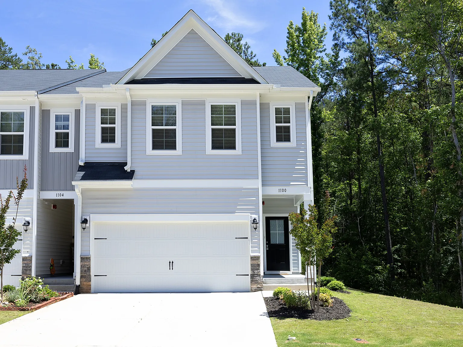 4 bed, 3.5 bath, 2416 sqft, $2,500 — Photo 3