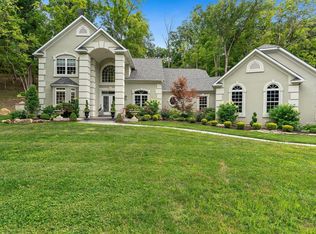 5512 Elk Valley Estates Dr, Saint Louis, MO 63128