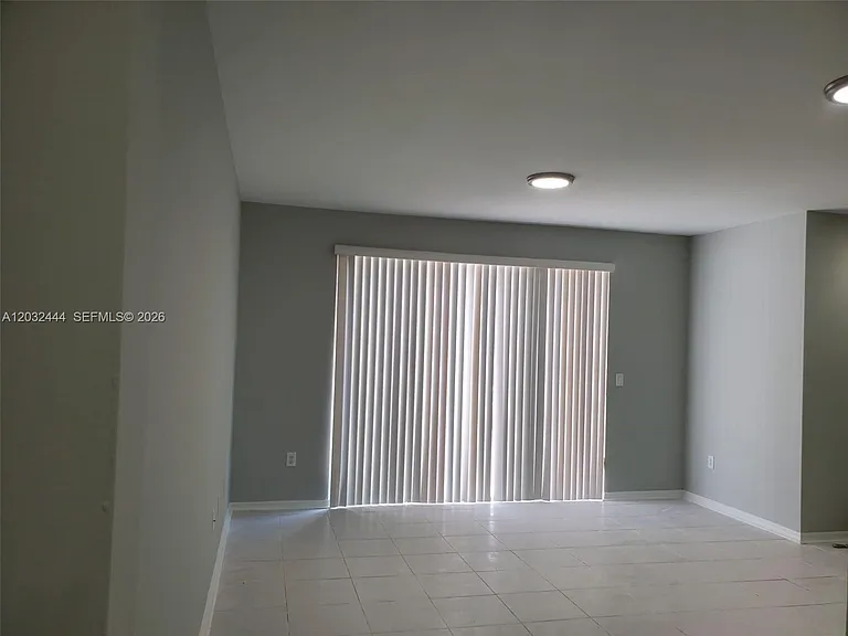 2242 NE 42nd Cir #2242 — Photo 7