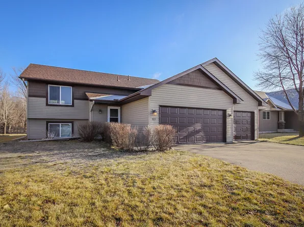 723 Black Forest Rd, New Germany, MN 55367